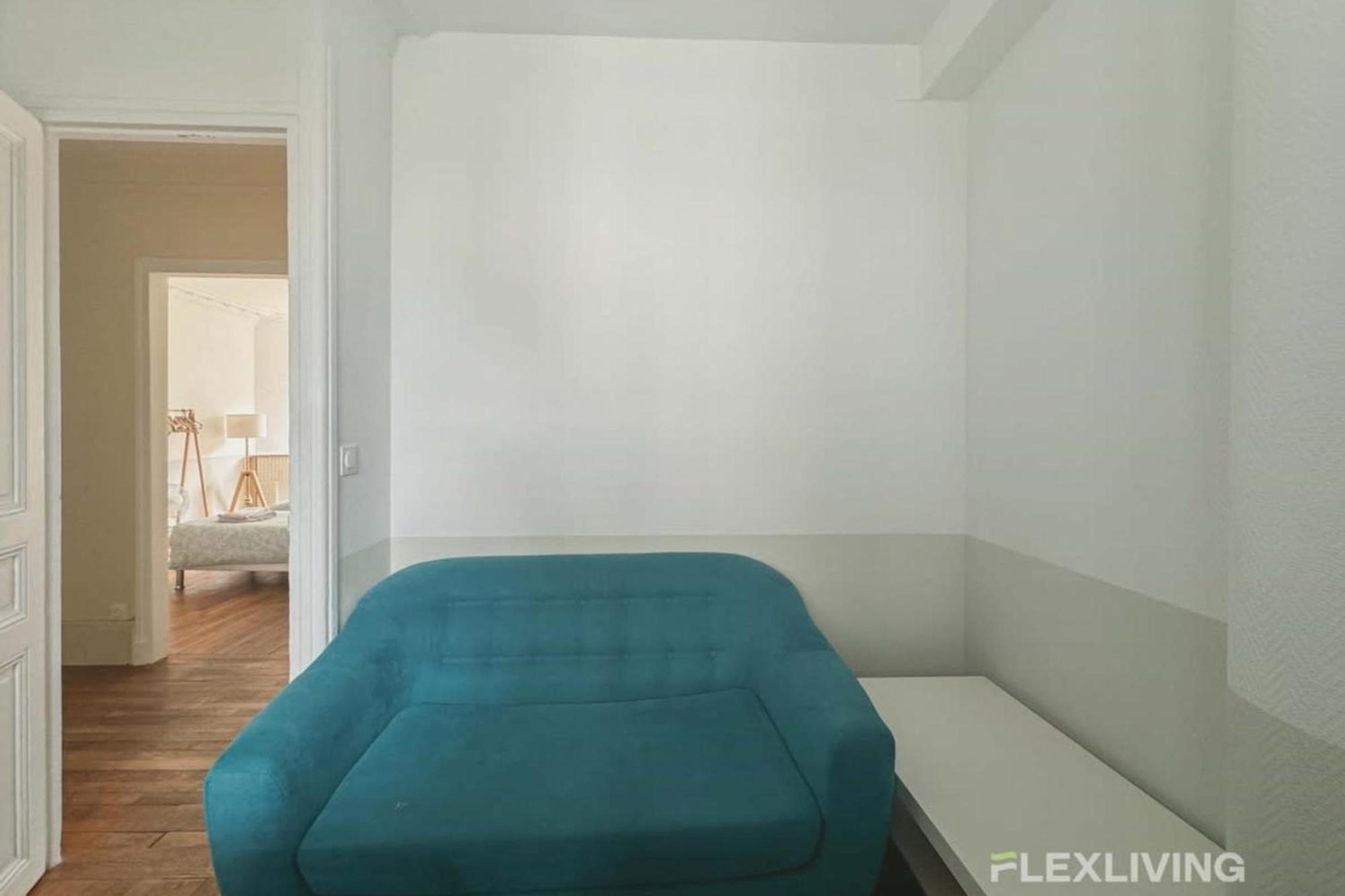 Flexliving - - Prague * Paris